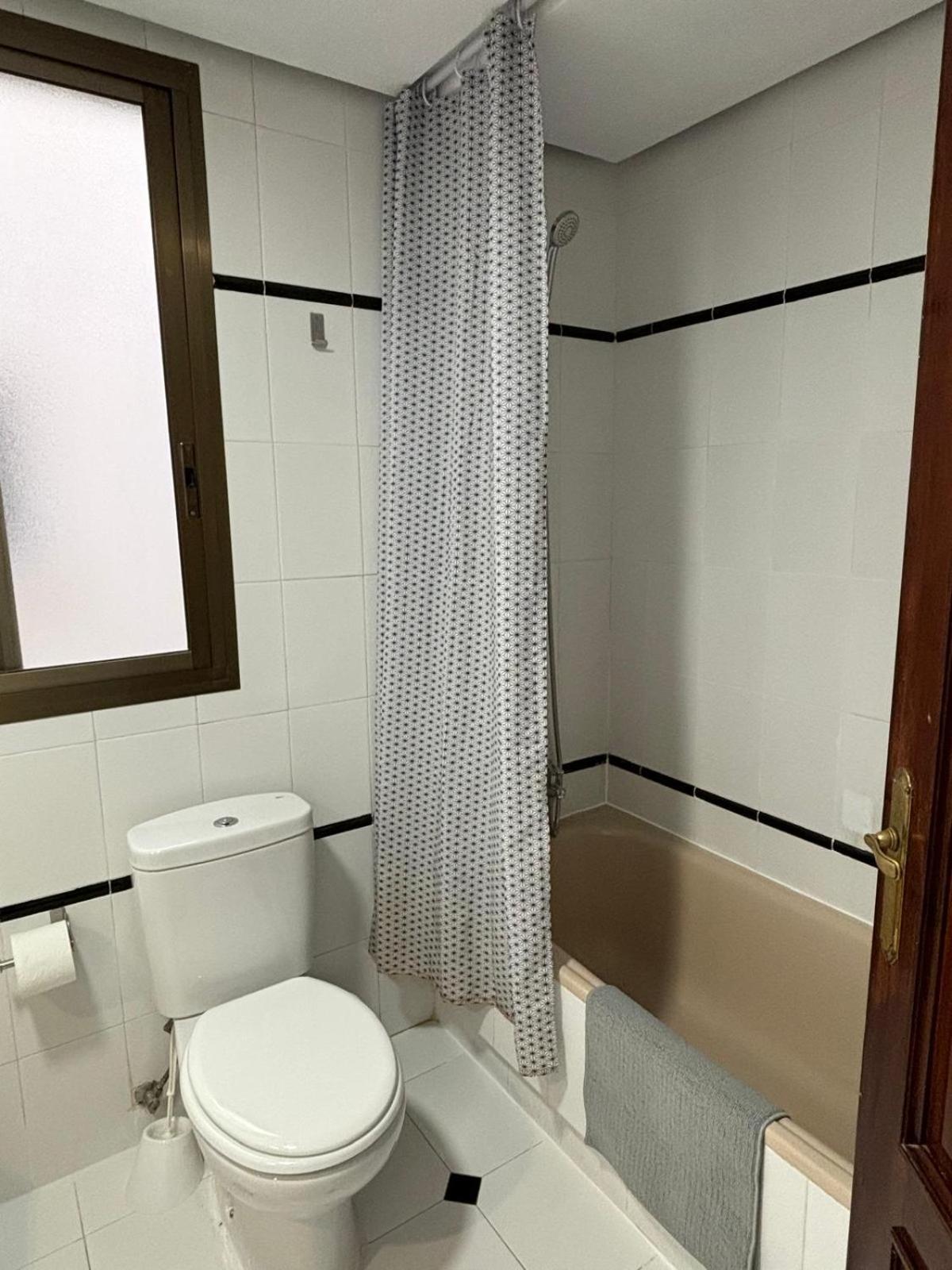 Просторная Квартира Рядом С Морем В Хорошем Районе Torrevieja Exterior foto